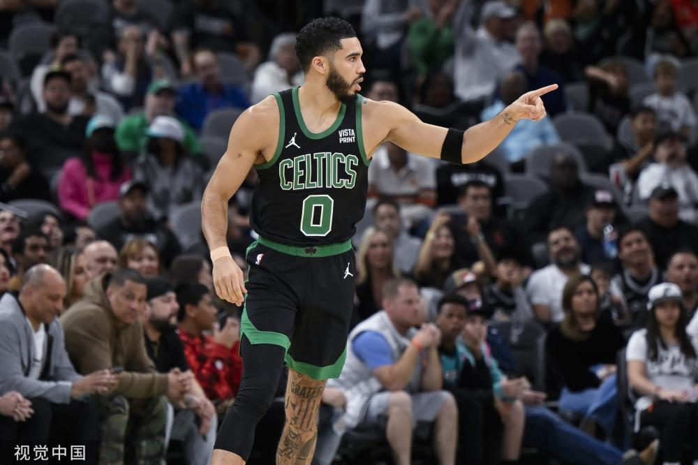 他们多次依 他们多次依