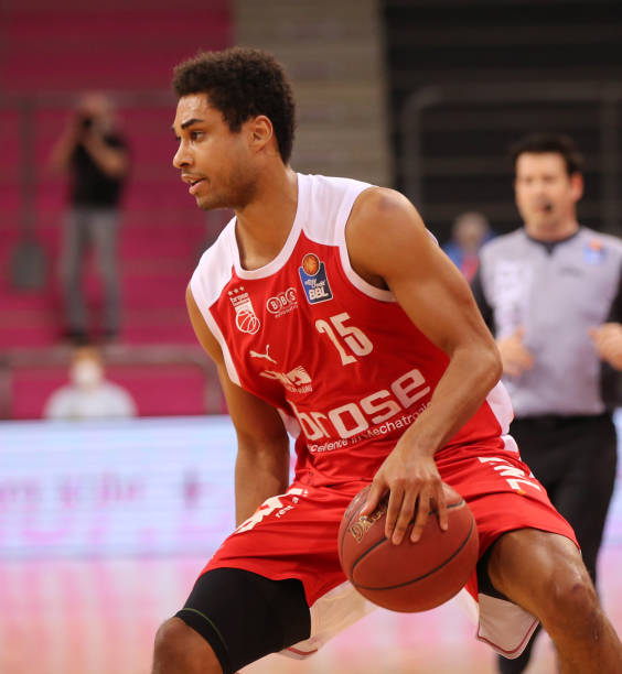 探索西部足 探索西部足