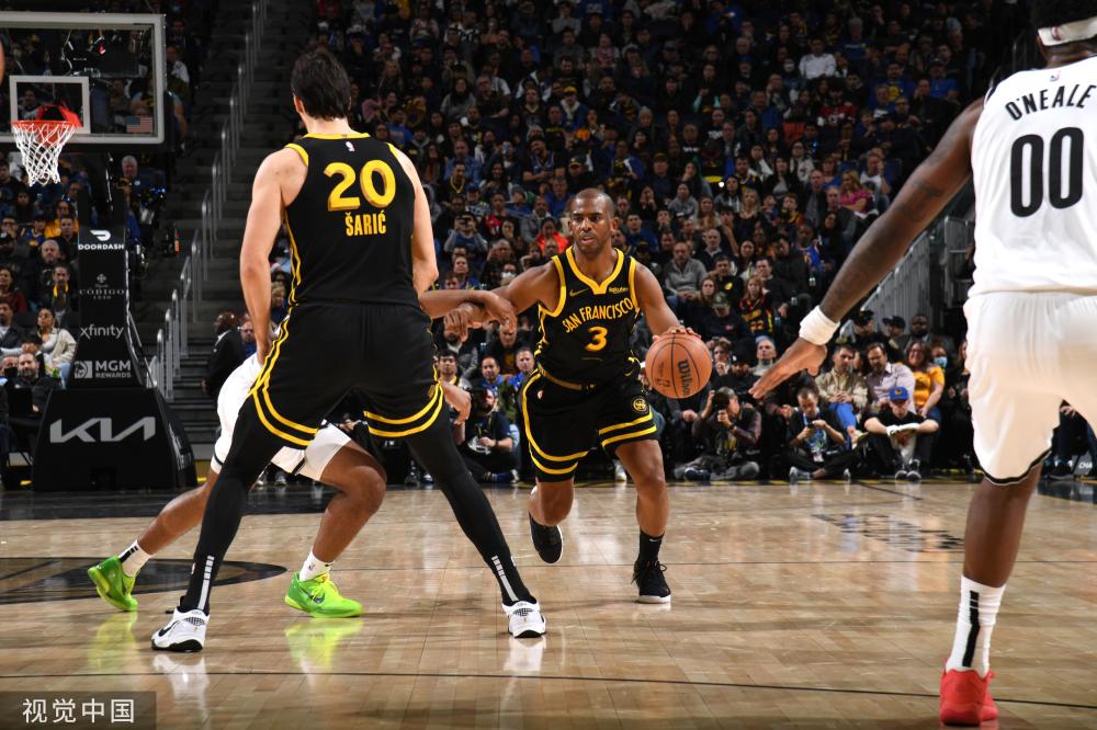 决定显得更 决定显得更